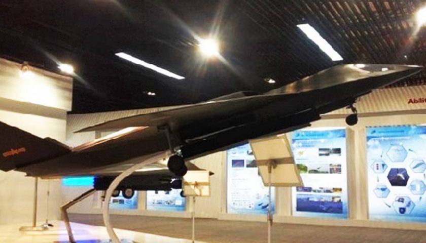 Le renseignement américain estime que la Chine développerait un troisième chasseur de 5eme génération 3 Maquette JHXX Analyses Défense | Aviation de chasse | Construction aéronautique militaire