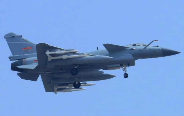 PL 10 et PL 12 equipant un chaqsseur leger J10 Aviation de chasse | Missiles Air-Air | Planification et plans militaires