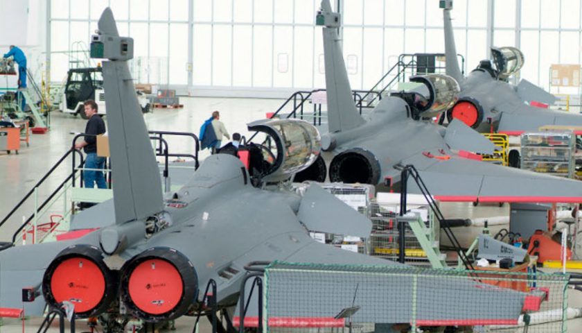 La nécessité d’une IA au service de la Défense française 2 Atelier Rafale 1 Analyses Défense | Budgets des armées et effort de Défense | France