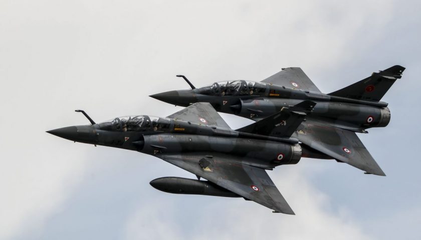 Mirage2000D de lArmee de lAir un patrouille seree Analyses Défense | Budgets des armées et effort de Défense | Contrats et Appels d'offre Défense