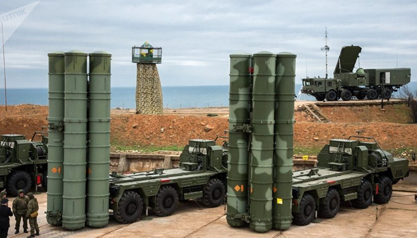 La France et l'Europe peuvent-ils relever le défi sécuritaire russe ? 1 Batterie du systeme S400 mise en oeuvre par les forces russes composee de 2 lanceurs et dun radar Analyses Défense | Budgets des armées et effort de Défense | Conflit dans le Donbass