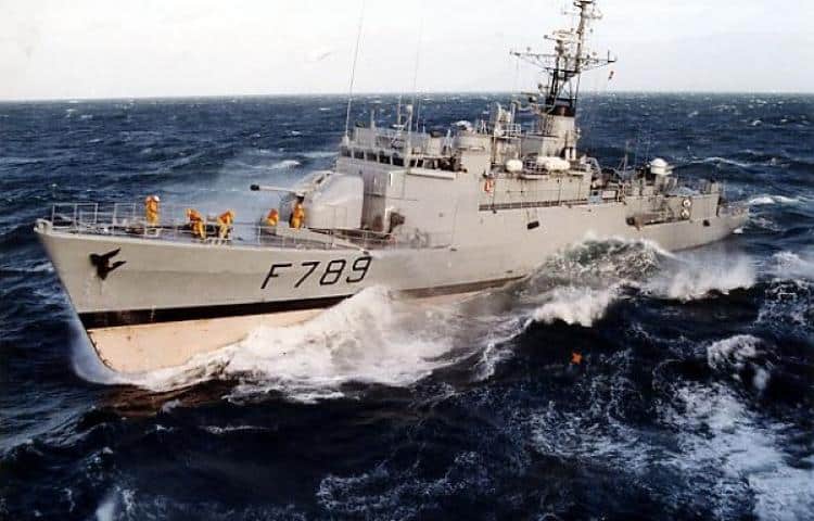 Les avisos A69 auront constitue la colonne vertebrale de la Marine Nationale pendant 40 annees Actualités Défense | Constructions Navales militaires | Contrats et Appels d'offre Défense