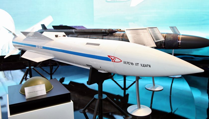 MAKS2013 R37M Analyses Défense | Armes Laser et énergie dirigée | Avions Ravitailleurs