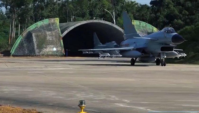 Pékin renforce les capacités de ses bases aériennes face à Taïwan 1 plaaf J10 Actualités Défense | Aviation de chasse | Défense antiaérienne