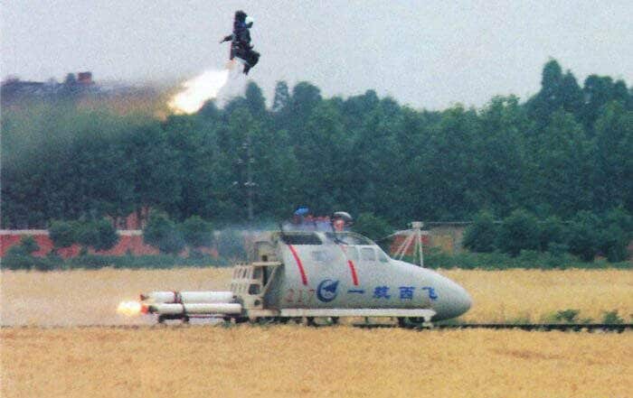 china H 6K eject e1667577077364 Analyses Défense | Aviation de chasse | Construction aéronautique militaire