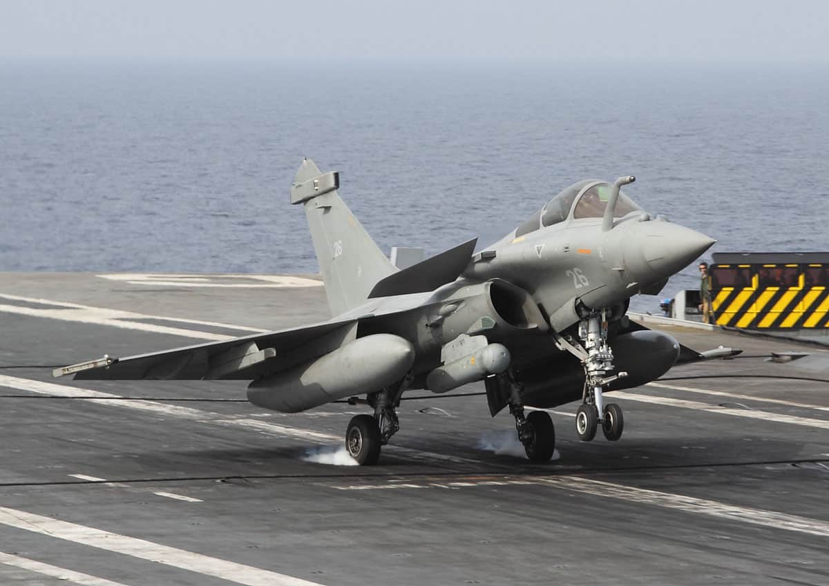 Rafale M à l'appontage sur le Charles de Gaulle