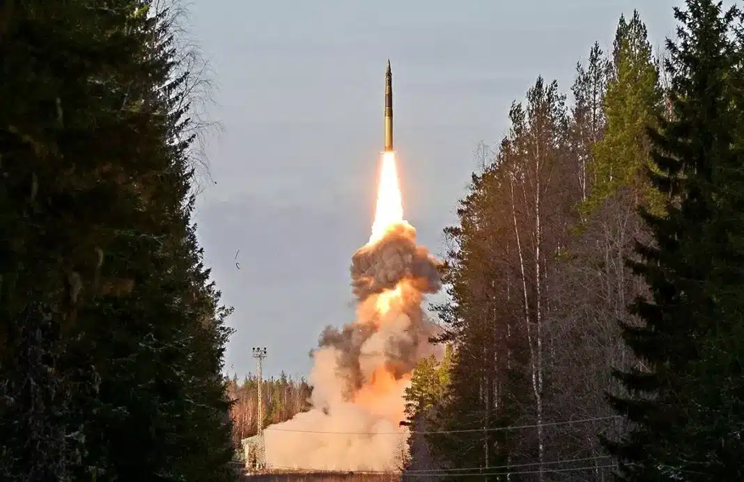 RS-26 Oreshnik IRBM Départ