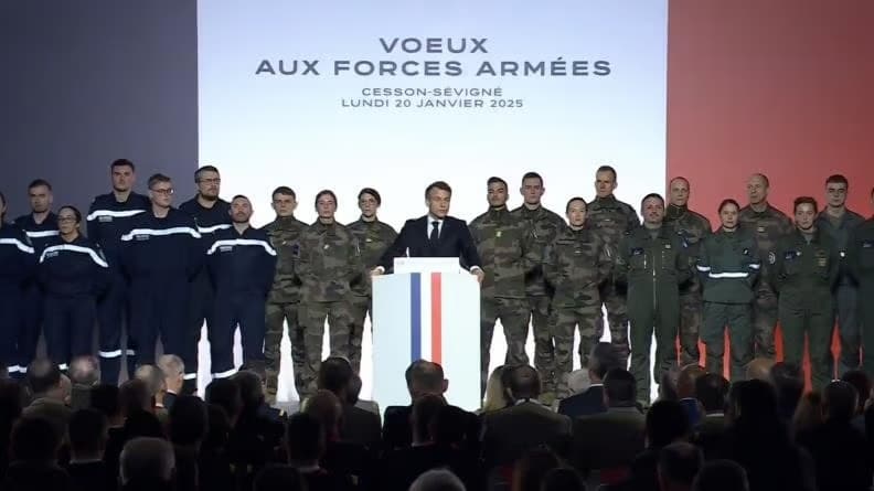 macron revue nationale stratégique voeux aux armées 2025